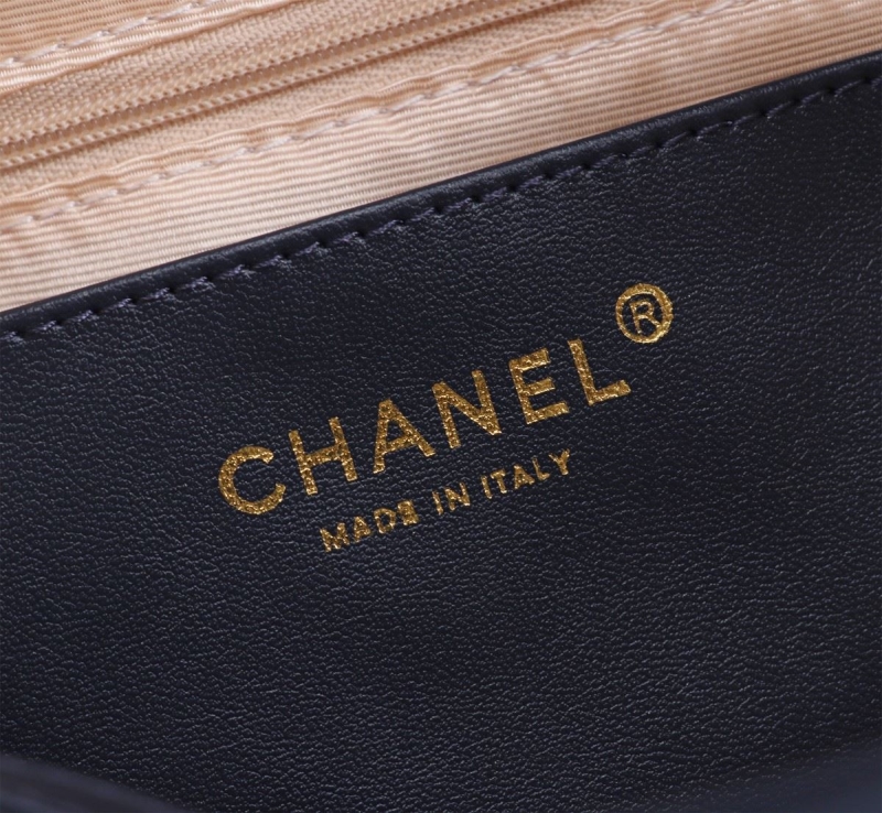 Ch**el shopping bags